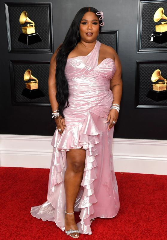 looks Lizzo